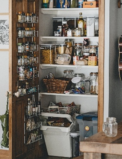 Food-storage-closet-home-pantry-from-Unsplash-by-Annie_Spratt